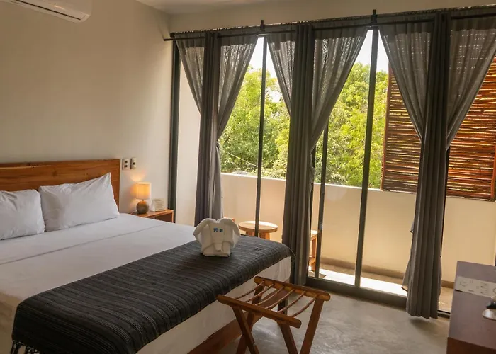 Muyu Hotel 2*