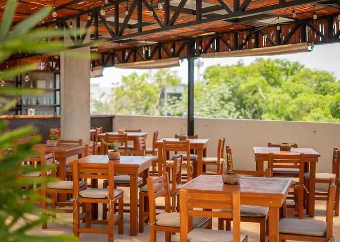 Muyu Hotel 2*