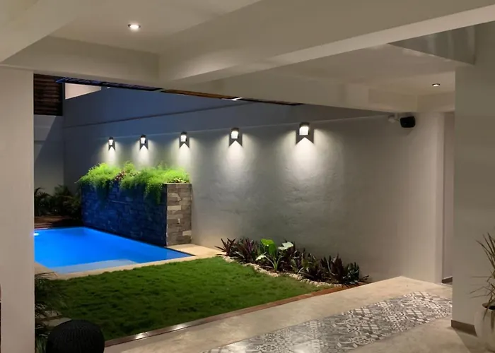 Muyu Hotel 2*